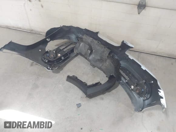 ✅ 2011 BMW 3 Series 328i xDrive • VIN: WBAPK5C50BA658263 • Lot: 43202514. Wystawiony na IAAI z przebiegiem 86 905 mil. Bezpłatny archiwum sprzedaży aukcyjnych z USA i szczegółowy raport historii pojazdu na DreamBid. Zdjęcie 12.