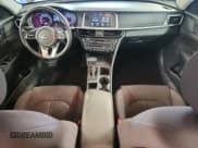 ✅ 2020 Kia Optima LX • VIN: 5XXGT4L37LG429058 • Lot: 89879355. Wystawiony na Copart z przebiegiem 170 674 mil. Bezpłatny archiwum sprzedaży aukcyjnych z USA i szczegółowy raport historii pojazdu na DreamBid. Zdjęcie 8.