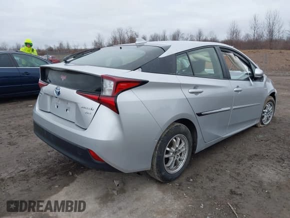 ✅ 2021 Toyota Prius LE • VIN: JTDL9MFU4M3028389 • Лот: 41800573. Опубликован ранее на IAAI с пробегом 32 623 миль. Бесплатный доступ к архиву аукционных продаж из США и подробный отчёт об истории автомобиля на DreamBid. Изображение 4.