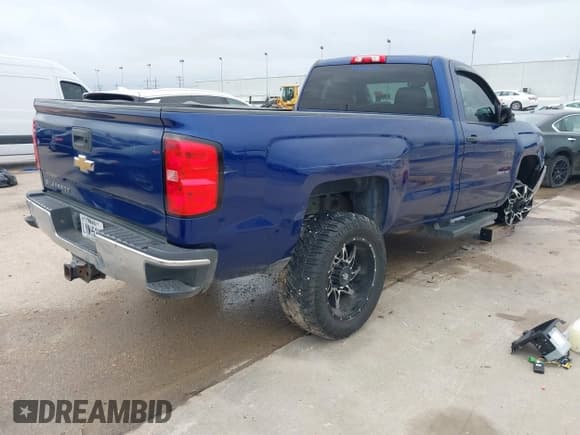 ✅ 2015 Chevrolet Silverado 2500HD Work Truck • VIN: 1GC0CUEG0FZ105243 • Lot: 41379638. Wystawiony na IAAI z przebiegiem 206 104 mil. Bezpłatny archiwum sprzedaży aukcyjnych z USA i szczegółowy raport historii pojazdu na DreamBid. Zdjęcie 4.
