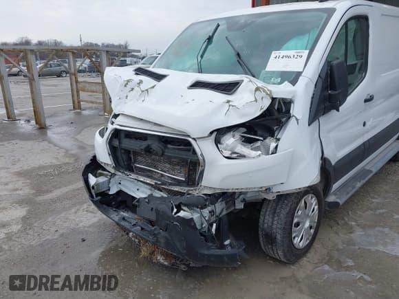 ✅ 2020 Ford Transit Cargo • VIN: 1FTBR1Y84LKB05972 • Lot: 41496329. Wystawiony na IAAI z przebiegiem Nie podano. Bezpłatny archiwum sprzedaży aukcyjnych z USA i szczegółowy raport historii pojazdu na DreamBid. Zdjęcie 6.