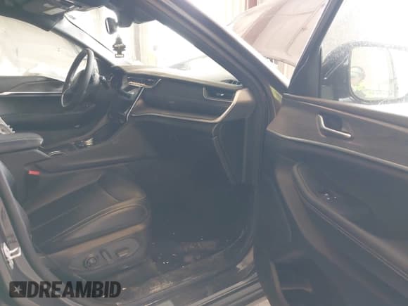 ✅ 2024 Jeep Grand Cherokee Limited • VIN: 1C4RJKBG3R8562077 • Lot: 42308834. Listed on IAAI with 21,134 mi. Free auction sales archive from the USA and detailed vehicle history report at DreamBid. Image 5.