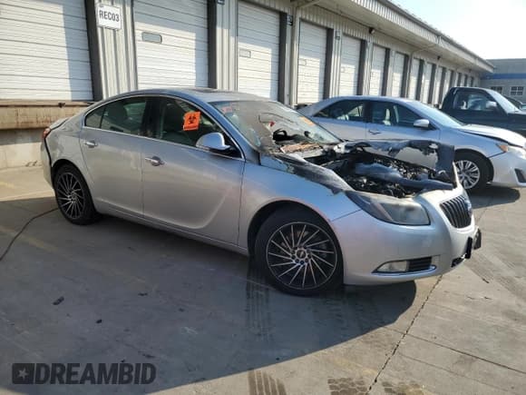✅ 2013 Buick Regal Turbo Premium 2 • VIN: 2G4GT5GV8D9218781 • Lot: 63483065. Wystawiony na Copart z przebiegiem Nie podano. Bezpłatny archiwum sprzedaży aukcyjnych z USA i szczegółowy raport historii pojazdu na DreamBid. Zdjęcie 4.