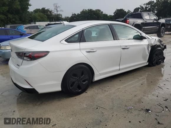 ✅ 2019 Hyundai Sonata • VIN: KMHE14L27KA093101 • Лот: 69629844. Опубликован ранее на Copart с пробегом 34 147 миль. Бесплатный доступ к архиву аукционных продаж из США и подробный отчёт об истории автомобиля на DreamBid. Изображение 3.