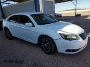 ✅ 2011 Chrysler 200 S • VIN: 1C3BC8FG2BN574841 • Lot: 80540855. Wystawiony na Copart z przebiegiem 190 007 mil. Bezpłatny archiwum sprzedaży aukcyjnych z USA i szczegółowy raport historii pojazdu na DreamBid. Zdjęcie 4.