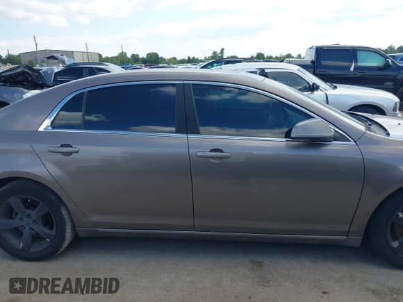 ✅ 2011 Chevrolet Malibu 1LT • VIN: 1G1ZC5E11BF389088 • Lot: 43322363. Listed on IAAI with 173,984 mi. Free auction sales archive from the USA and detailed vehicle history report at DreamBid. Image 14.