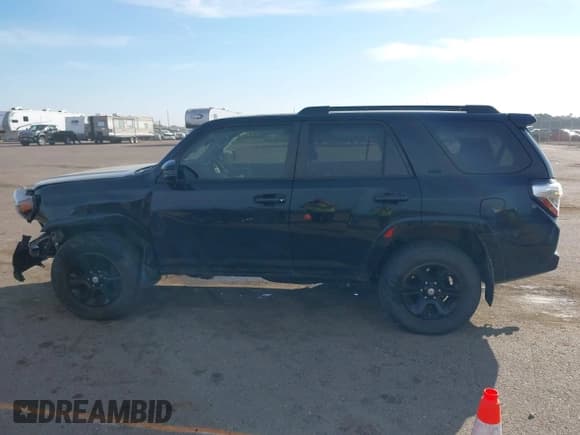 ✅ 2021 Toyota 4Runner SR5 • VIN: JTEMU5JR3M5902887 • Lot: 43338962. Wystawiony na IAAI z przebiegiem 127 081 mil. Bezpłatny archiwum sprzedaży aukcyjnych z USA i szczegółowy raport historii pojazdu na DreamBid. Zdjęcie 14.