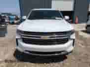 2024 Chevrolet Tahoe LT z VIN 1GNSKNKD5RR135779, wystawiony jako Copart lot #62856195 z przebiegiem 36 345 mil mil oraz Nie do naprawy • Non repairable. Historia ofert i sprzedaży dostępna na DreamBid. Obrazek 5.