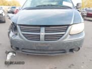 ✅ 2005 Dodge Caravan SXT • VIN: 2D4GP44L95R299610 • Lot: 43657743. Wystawiony na IAAI z przebiegiem 363 004 mil. Bezpłatny archiwum sprzedaży aukcyjnych z USA i szczegółowy raport historii pojazdu na DreamBid. Zdjęcie 6.