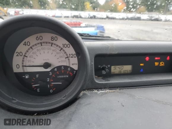 ✅ 2004 Scion xB • VIN: JTLKT334740145448 • Лот: 82768835. Опубликован ранее на Copart с пробегом 161 059 миль. Бесплатный доступ к архиву аукционных продаж из США и подробный отчёт об истории автомобиля на DreamBid. Изображение 9.