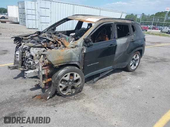 ✅ 2019 Jeep Compass Limited • VIN: 3C4NJCCB5KT667282 • Lot: 42316917. Listed on IAAI with 51,540 mi. Free auction sales archive from the USA and detailed vehicle history report at DreamBid. Image 16.