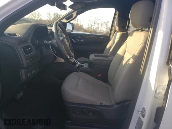 ✅ 2024 Chevrolet Tahoe LS • VIN: 1GNSKMKD6RR268657 • Lot: 85550164. Wystawiony na Copart z przebiegiem 12 713 mil. Bezpłatny archiwum sprzedaży aukcyjnych z USA i szczegółowy raport historii pojazdu na DreamBid. Zdjęcie 7.