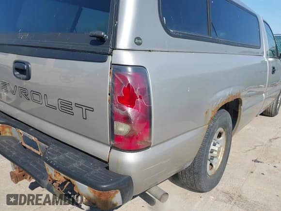 ✅ 2004 Chevrolet Silverado 1500 LS • VIN: 1GCEC14T94E195208 • Лот: 41783173. Опубликован ранее на IAAI с пробегом 124 016 миль. Бесплатный доступ к архиву аукционных продаж из США и подробный отчёт об истории автомобиля на DreamBid. Изображение 6.