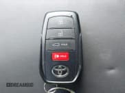 ✅ 2024 Toyota Crown XLE • VIN: JTDAAAAF3R3030244 • Lot: 41847152. Wystawiony na IAAI z przebiegiem 18 676 mil. Bezpłatny archiwum sprzedaży aukcyjnych z USA i szczegółowy raport historii pojazdu na DreamBid. Zdjęcie 11.