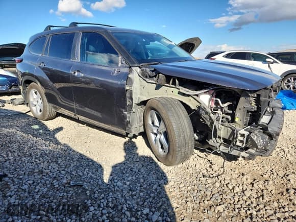 ✅ 2023 Toyota Highlander XSE • VIN: 5TDKDRBH3PS527946 • Lot: 82400835. Listed on Copart with Not provided. Free auction sales archive from the USA and detailed vehicle history report at DreamBid. Image 4.