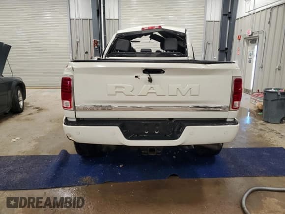 ✅ 2018 Ram 2500 Limited • VIN: 3C6UR5GL8JG114689 • Lot: 49301125. Listed on Copart with 168,642 mi. Free auction sales archive from the USA and detailed vehicle history report at DreamBid. Image 6.