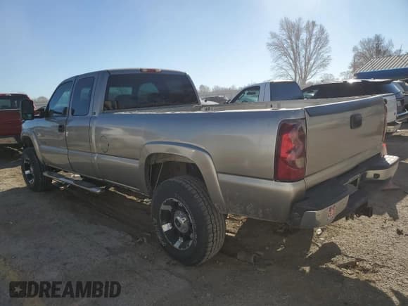 ✅ 2003 Chevrolet Silverado 2500HD LS • VIN: 1GCHC291X3E116055 • Lot: 83660854. Listed on Copart with Not provided. Free auction sales archive from the USA and detailed vehicle history report at DreamBid. Image 2.