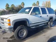 ✅ 1999 Chevrolet Suburban • VIN: 1GNFK16R3XJ424333 • Лот: 43631568. Опубликован ранее на IAAI с пробегом 232 731 миль. Бесплатный доступ к архиву аукционных продаж из США и подробный отчёт об истории автомобиля на DreamBid. Изображение 2.