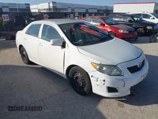 ✅ 2010 Toyota Corolla LE • VIN: 1NXBU4EE0AZ191627 • Lot: 43708024. Wystawiony na IAAI z przebiegiem 245 095 mil. Bezpłatny archiwum sprzedaży aukcyjnych z USA i szczegółowy raport historii pojazdu na DreamBid. Zdjęcie 1.