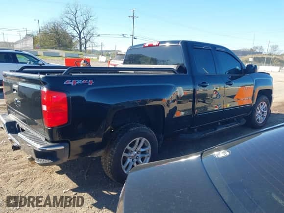 2017 Chevrolet Silverado 1500 LT с VIN 1GCVKREC8HZ370451, выставлен на аукционе IAAI как лот 43483397 с пробегом 117 110 миль миль и . История ставок и продаж доступна на DreamBid. Изображение 4.