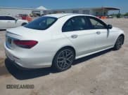 ✅ 2022 Mercedes-Benz E 350 • VIN: W1KZF8DB8NB049335 • Lot: 42796570. Wystawiony na IAAI z przebiegiem 39 328 mil. Bezpłatny archiwum sprzedaży aukcyjnych z USA i szczegółowy raport historii pojazdu na DreamBid. Zdjęcie 4.