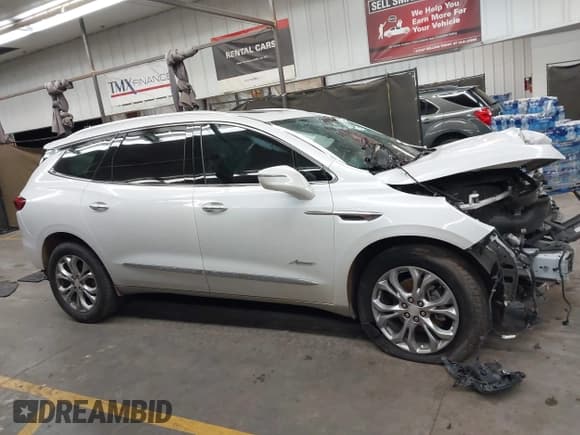 ✅ 2018 Buick Enclave Avenir • VIN: 5GAERDKW1JJ262689 • Lot: 43442837. Wystawiony na IAAI z przebiegiem 101 992 mil. Bezpłatny archiwum sprzedaży aukcyjnych z USA i szczegółowy raport historii pojazdu na DreamBid. Zdjęcie 13.