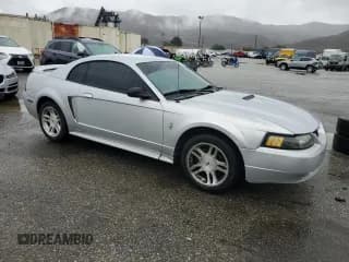 ✅ 2000 Ford Mustang • VIN: 1FAFP4046YF221780 • Lot: 92728255. Wystawiony na Copart z przebiegiem 210 092 mil. Bezpłatny archiwum sprzedaży aukcyjnych z USA i szczegółowy raport historii pojazdu na DreamBid. Zdjęcie 4.