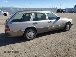 ✅ 1991 Mercedes-Benz 300 • VIN: WDBED90E3MF152379 • Лот: 73123634. Опубликован ранее на Copart с пробегом 417 017 миль. Бесплатный доступ к архиву аукционных продаж из США и подробный отчёт об истории автомобиля на DreamBid. Изображение 3.