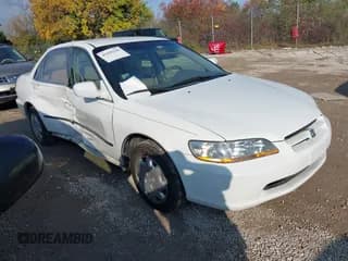 ✅ 1999 Honda Accord LX • VIN: 1HGCG5642XA118685 • Лот: 43435242. Опубликован ранее на IAAI с пробегом 117 462 миль. Бесплатный доступ к архиву аукционных продаж из США и подробный отчёт об истории автомобиля на DreamBid. Изображение 1.