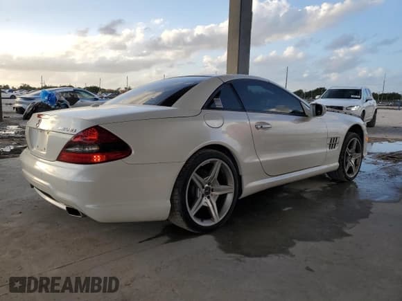✅ 2011 Mercedes-Benz SL 550 • VIN: WDBSK7BAXBF161245 • Lot: 77153164. Listed on Copart with 100,997 mi. Free auction sales archive from the USA and detailed vehicle history report at DreamBid. Image 3.