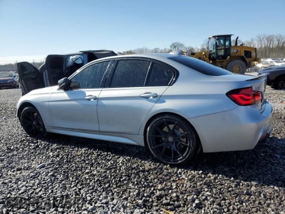 ✅ 2015 BMW 3 Series 335i • VIN: WBA3A9G58FNS66584 • Lot: 50310715. Wystawiony na Copart z przebiegiem 123 051 mil. Bezpłatny archiwum sprzedaży aukcyjnych z USA i szczegółowy raport historii pojazdu na DreamBid. Zdjęcie 2.