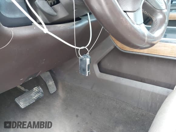 ✅ 2014 Chevrolet Silverado 1500 LTZ • VIN: 3GCPCSEC2EG499858 • Lot: 42876556. Wystawiony na IAAI z przebiegiem 291 090 mil. Bezpłatny archiwum sprzedaży aukcyjnych z USA i szczegółowy raport historii pojazdu na DreamBid. Zdjęcie 11.