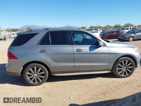 ✅ 2016 Mercedes-Benz GLE 350 • VIN: 4JGDA5JB1GA636891 • Лот: 43876146. Опубликован ранее на IAAI с пробегом 103 311 миль. Бесплатный доступ к архиву аукционных продаж из США и подробный отчёт об истории автомобиля на DreamBid. Изображение 12.