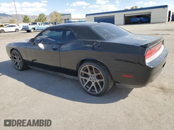 ✅ 2012 Dodge Challenger R/T • VIN: 2C3CDYBT5CH194097 • Lot: 71817214. Wystawiony na Copart z przebiegiem 126 945 mil. Bezpłatny archiwum sprzedaży aukcyjnych z USA i szczegółowy raport historii pojazdu na DreamBid. Zdjęcie 2.