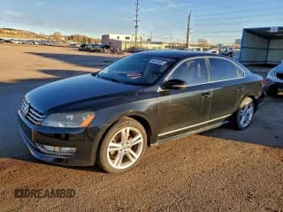 ✅ 2014 Volkswagen Passat SEL Premium • VIN: 1VWCN7A31EC046701 • Lot: 94412525. Wystawiony na Copart z przebiegiem 128 991 mil. Bezpłatny archiwum sprzedaży aukcyjnych z USA i szczegółowy raport historii pojazdu na DreamBid. Zdjęcie 1.