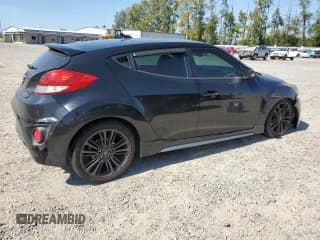 ✅ 2016 Hyundai Veloster Turbo • VIN: KMHTC6AE8GU255494 • Lot: 70235884. Wystawiony na Copart z przebiegiem 83 830 mil. Bezpłatny archiwum sprzedaży aukcyjnych z USA i szczegółowy raport historii pojazdu na DreamBid. Zdjęcie 3.