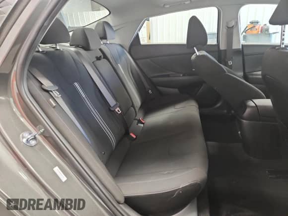 2025 Hyundai Elantra SEL Convenience с VIN KMHLS4DG8SU024009, выставлен на аукционе Copart как лот 90807425 с пробегом 9 698 миль миль и Чистый • Clean title. История ставок и продаж доступна на DreamBid. Изображение 10.