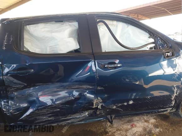 2021 Chevrolet Silverado 1500 LT z VIN 3GCUYDETXMG339497, wystawiony jako IAAI lot #41615456 z przebiegiem Nie podano mil oraz . Historia ofert i sprzedaży dostępna na DreamBid. Obrazek 13.