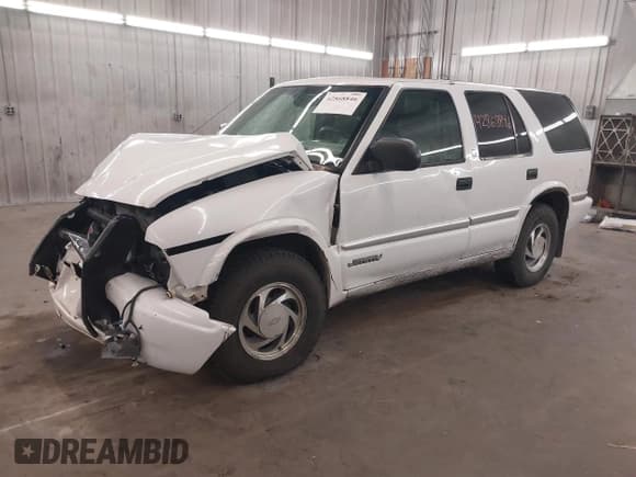 ✅ 1999 GMC Jimmy SLT • VIN: 1GKDT13W4X2541943 • Lot: 42868846. Listed on IAAI with 142,124 mi. Free auction sales archive from the USA and detailed vehicle history report at DreamBid. Image 18.