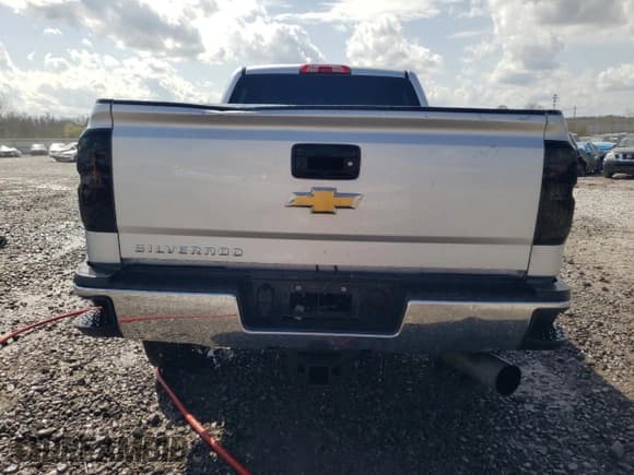 ✅ 2018 Chevrolet Silverado 2500HD Work Truck • VIN: 1GC1CUEY3JF262093 • Лот: 48586305. Опубликован ранее на Copart с пробегом 163 225 миль. Бесплатный доступ к архиву аукционных продаж из США и подробный отчёт об истории автомобиля на DreamBid. Изображение 6.