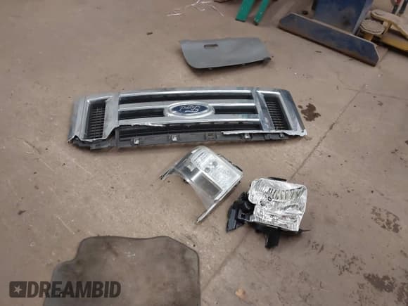 ✅ 2008 Ford Econoline Passenger XL • VIN: 1FBNE31L78DA28548 • Lot: 41365324. Listed on IAAI with 175,585 mi. Free auction sales archive from the USA and detailed vehicle history report at DreamBid. Image 12.