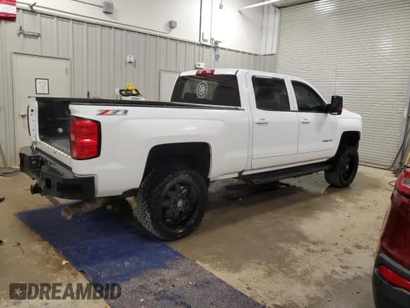 ✅ 2017 Chevrolet Silverado 2500HD LT • VIN: 1GC1KVEY7HF174151 • Lot: 86222465. Wystawiony na Copart z przebiegiem 130 868 mil. Bezpłatny archiwum sprzedaży aukcyjnych z USA i szczegółowy raport historii pojazdu na DreamBid. Zdjęcie 3.