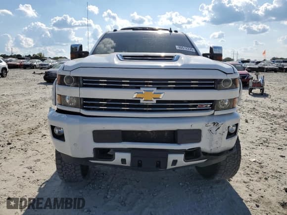 ✅ 2018 Chevrolet Silverado 2500HD LTZ • VIN: 1GC1KWEY8JF289482 • Lot: 80512235. Wystawiony na Copart z przebiegiem 116 943 mil. Bezpłatny archiwum sprzedaży aukcyjnych z USA i szczegółowy raport historii pojazdu na DreamBid. Zdjęcie 5.