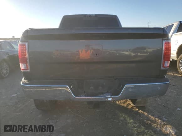 ✅ 2017 Ram 2500 Laramie • VIN: 3C6UR5FL2HG624810 • Lot: 84388204. Wystawiony na Copart z przebiegiem 183 617 mil. Bezpłatny archiwum sprzedaży aukcyjnych z USA i szczegółowy raport historii pojazdu na DreamBid. Zdjęcie 6.