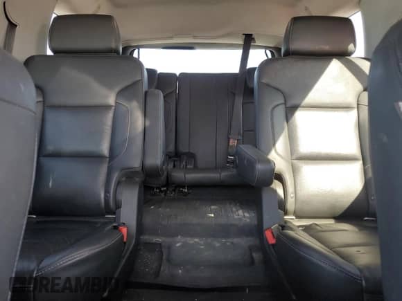 2019 Chevrolet Tahoe Premier z VIN 1GNSKCKJ9KR200083, wystawiony jako Copart lot #57910955 z przebiegiem 53 126 mil mil oraz Szkoda całkowita • Salvage title. Historia ofert i sprzedaży dostępna na DreamBid. Obrazek 10.