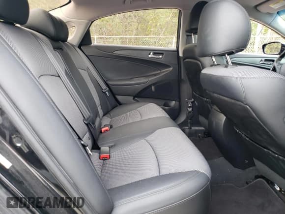 ✅ 2011 Hyundai Sonata SE • VIN: 5NPEC4AC9BH098836 • Lot: 72466224. Listed on Copart with 124,982 mi. Free auction sales archive from the USA and detailed vehicle history report at DreamBid. Image 10.