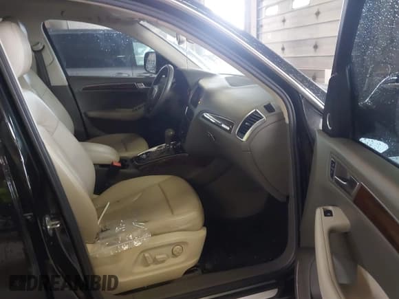 ✅ 2012 Audi Q5 Premium Plus • VIN: WA1DKAFP8CA005803 • Lot: 42285859. Wystawiony na IAAI z przebiegiem 131 906 mil. Bezpłatny archiwum sprzedaży aukcyjnych z USA i szczegółowy raport historii pojazdu na DreamBid. Zdjęcie 5.