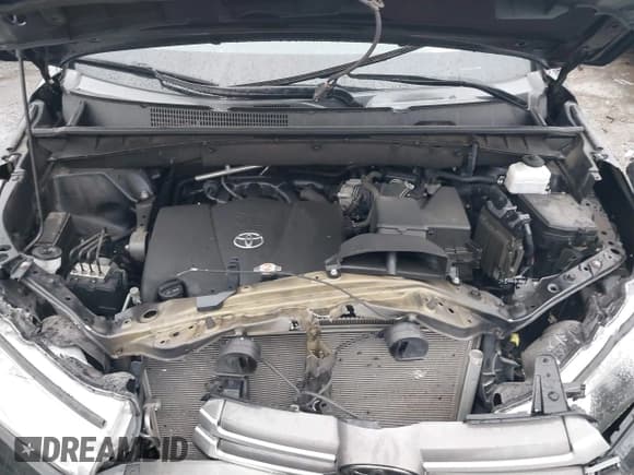 ✅ 2019 Toyota Highlander XLE • VIN: 5TDJZRFH8KS570047 • Lot: 43762437. Wystawiony na IAAI z przebiegiem 54 588 mil. Bezpłatny archiwum sprzedaży aukcyjnych z USA i szczegółowy raport historii pojazdu na DreamBid. Zdjęcie 10.