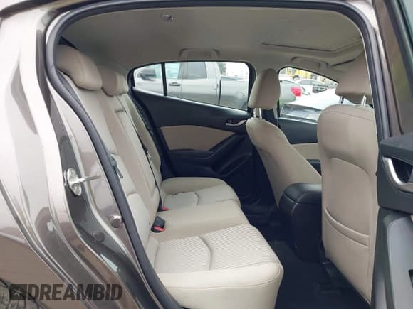 ✅ 2016 Mazda 3 i Touring • VIN: 3MZBM1M72GM312562 • Лот: 42810008. Опубликован ранее на IAAI с пробегом 81 481 миль. Бесплатный доступ к архиву аукционных продаж из США и подробный отчёт об истории автомобиля на DreamBid. Изображение 8.