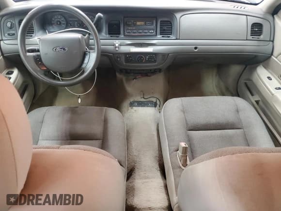 ✅ 2008 Ford Police Interceptor • VIN: 2FAFP71V68X129971 • Lot: 72078705. Wystawiony na Copart z przebiegiem 140 098 mil. Bezpłatny archiwum sprzedaży aukcyjnych z USA i szczegółowy raport historii pojazdu na DreamBid. Zdjęcie 8.